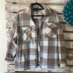 HFX oversized brown & cream plaid flannel jacket with two chest pockets